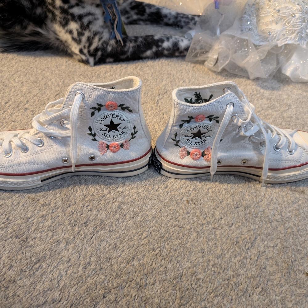 White Floral High-Top Sneakers - Picture 2 of 5